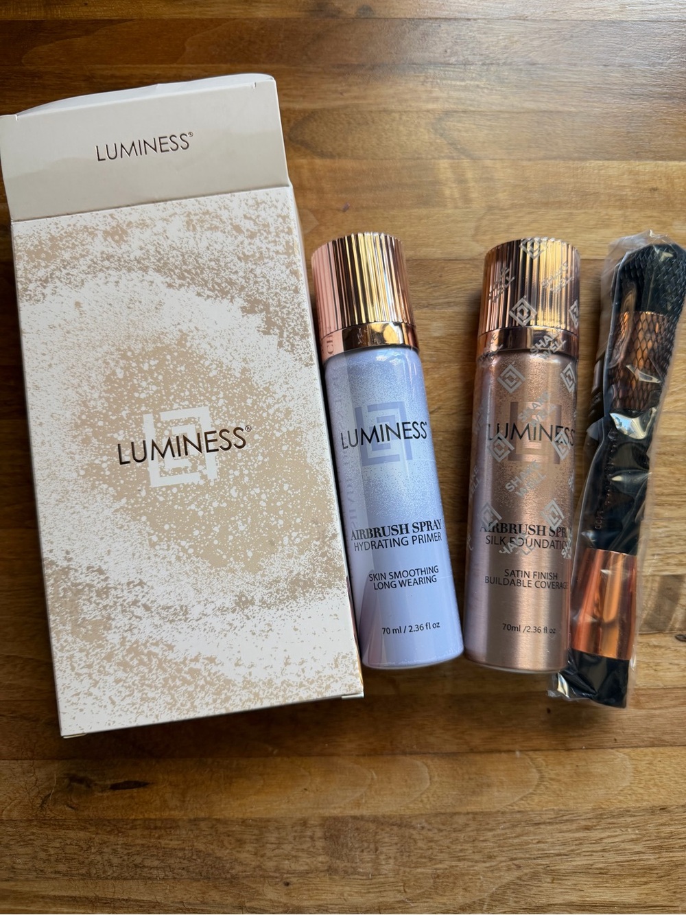 Luminess Airbrush Foundation,Primer, and brush set.
